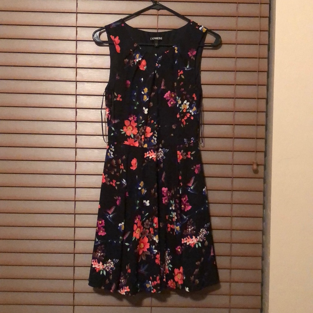 Floral dress size 4 Express